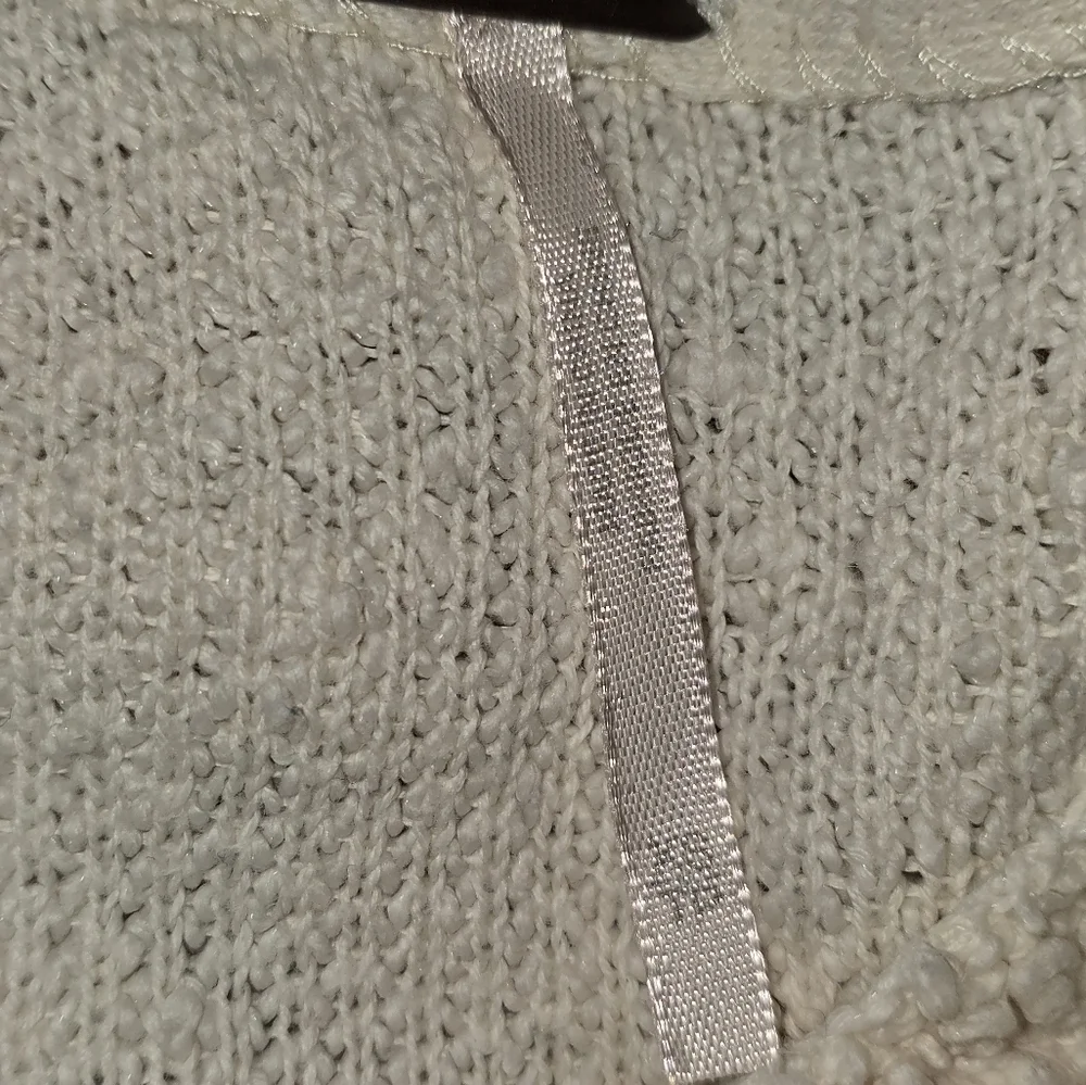 Free People Cream Bouclé Cropped V-Neck Sweater | Textured Knit Long Sleeve XS - Picture 3 of 5